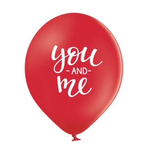 czerwony balon z białym nadrukiem you&me