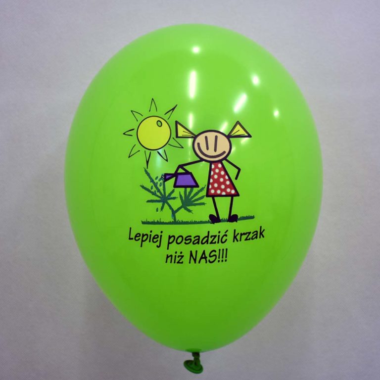 zielony balon lateksowy z nadrukiem