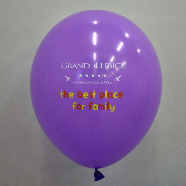fioletowy balon lateksowy z nadrukiem Grand Lubicz