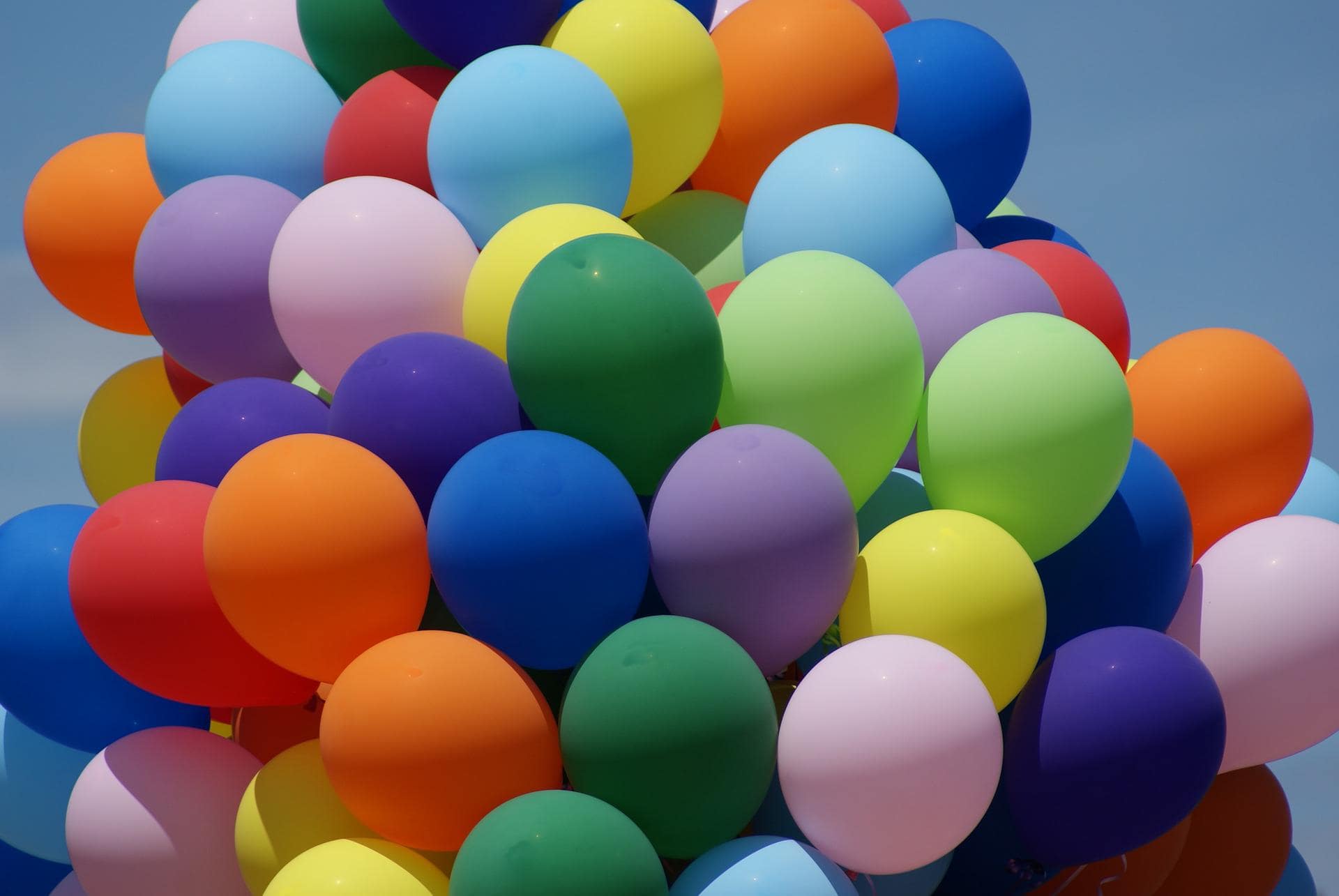Balony reklamowe. Oryginalna forma reklamy i jej zalety